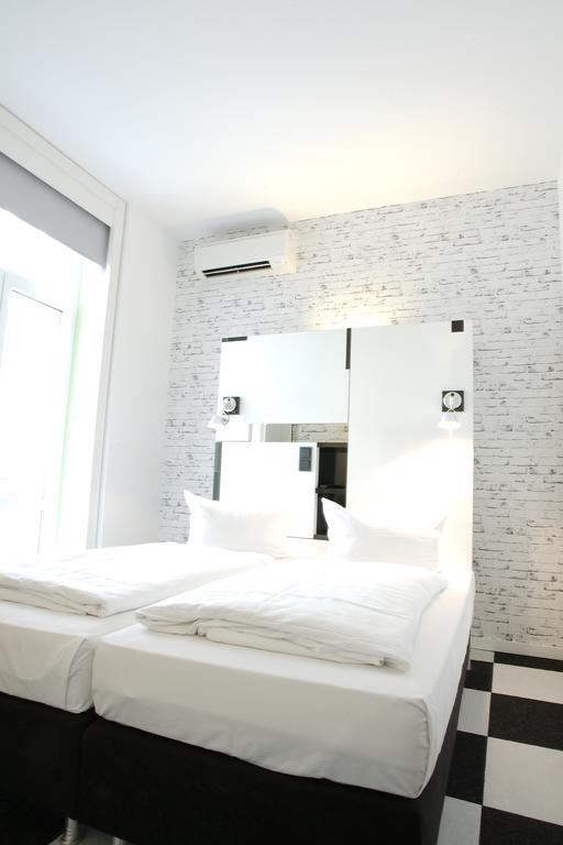 Hotel Cristall - Frankfurt City Frankfurt am Main Bagian luar foto
